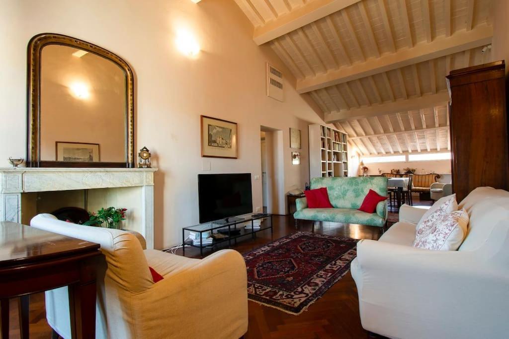 Pampurio On The Roofs Apartment Pisa Bagian luar foto